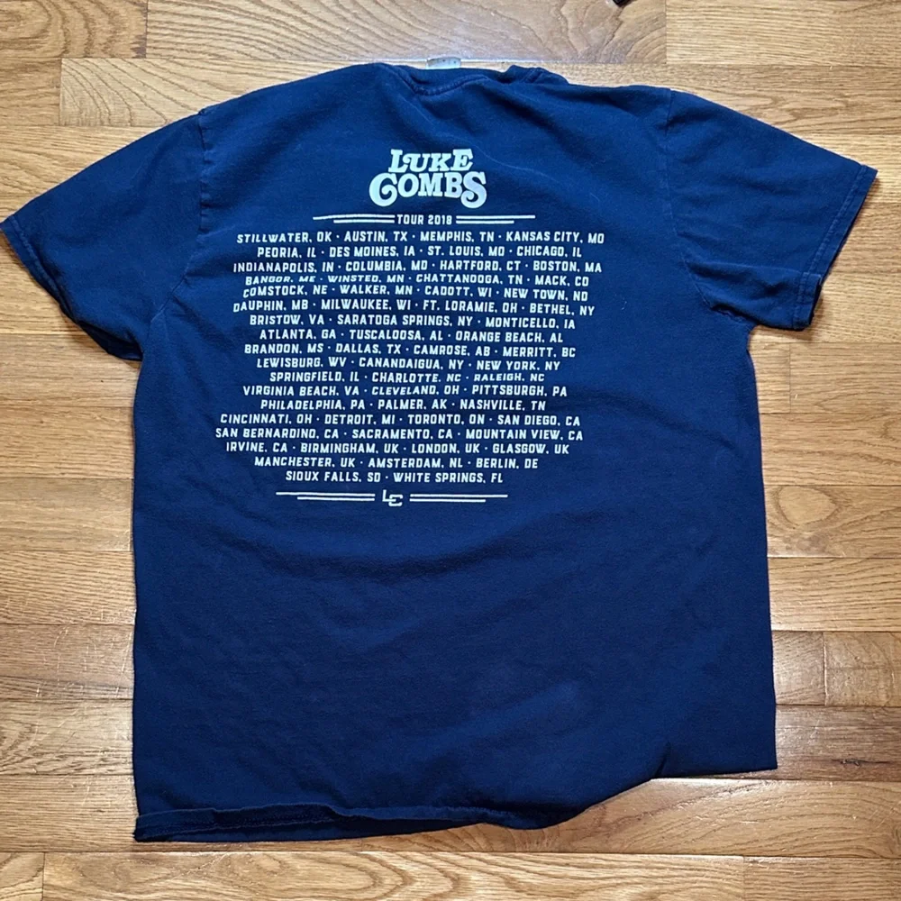 Luke Combs 2018 Tour T-shirt- Medium - GUC - Picture 2 of 4